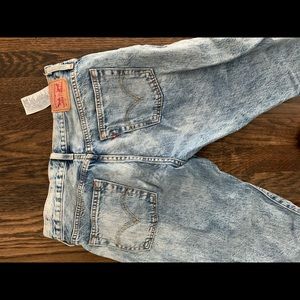 Levi’s Women’s Distressed Jeans W26